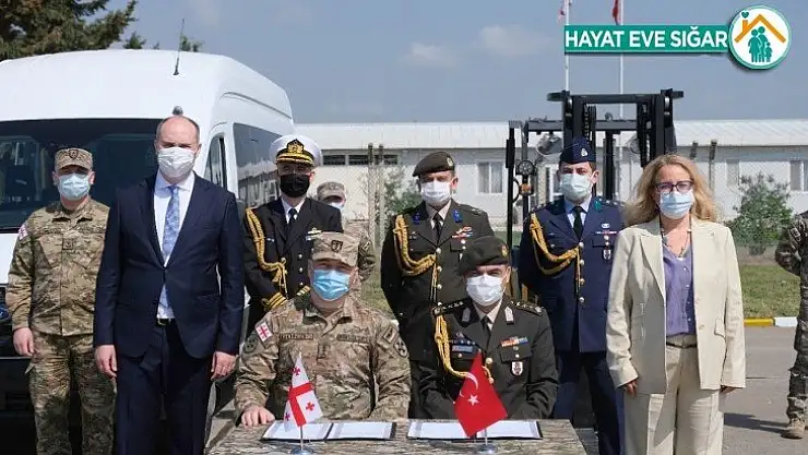 Türkiye, Gürcistan'a askeri havaalanı için araç ve teçhizat hibe etti