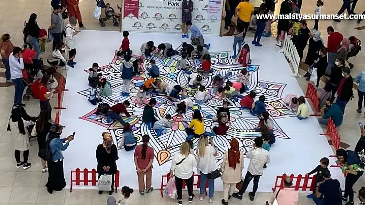 Türkiye'nin en büyük mandala etkinliği Ceylan Karavıl Park AVM'de yapıldı