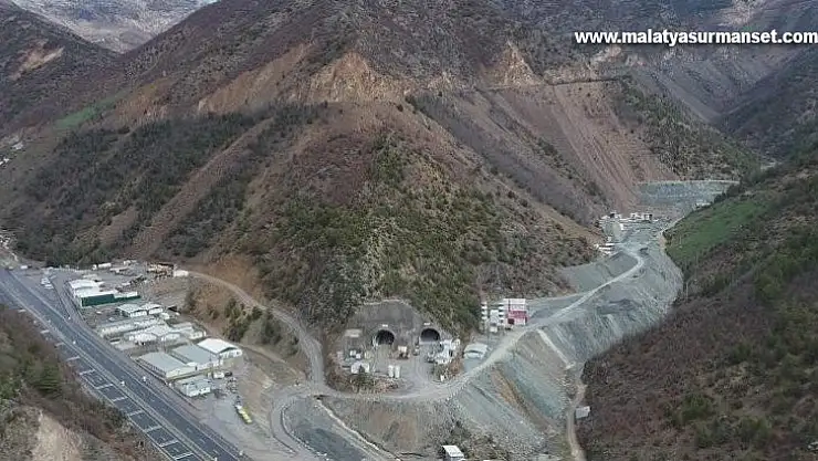 Türkiye'nin ve Avrupa'nın en büyük çift tüp karayolu tünelinin yüzde 91'i tamamlandı