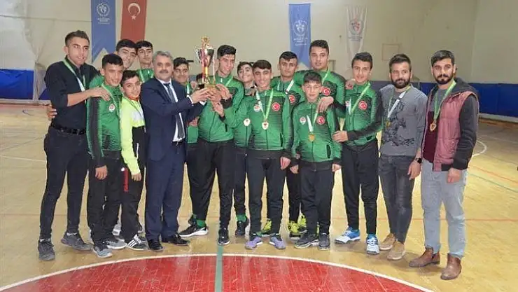 Türkiye Salon Hokeyi Şampiyonası'nda dereceye girenler belli oldu