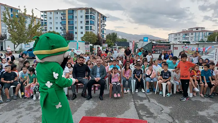 Ülkü Ocakları Malatya İl Başkanlığı 'Çocuk Şenliği' Projesiyle Çocukları Sevindirdi