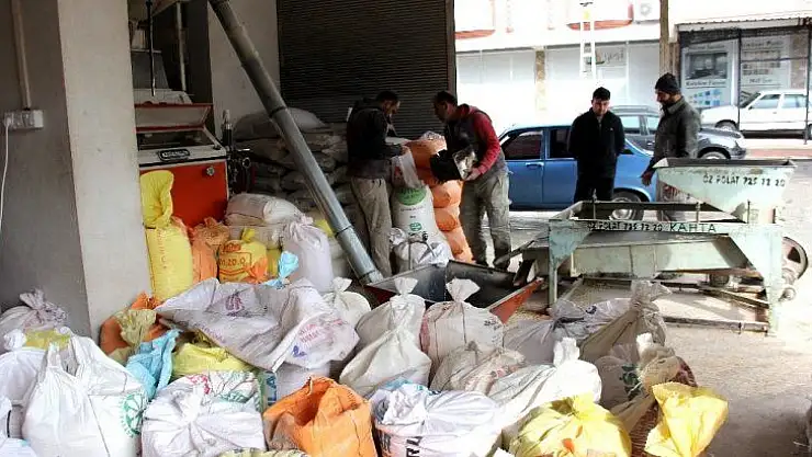 Un değirmenleri gece gündüz çalışıyor