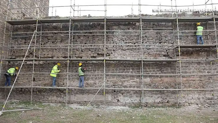 UNESCO listesindeki Diyarbakır Surlarının 5'inci etap restorasyon çalışmaları başladı