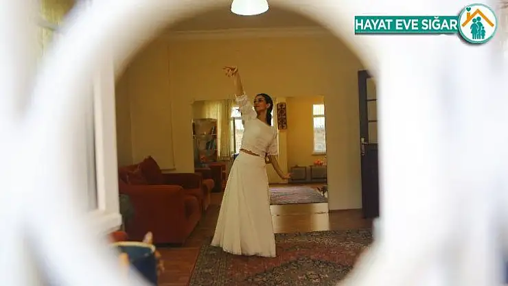 Ünlü dansçı Khatoon Fallah, karantina günlerinde evinden online eğitim veriyor