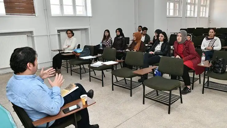 Usta kalemler genç yeteneklerle bir araya geliyor