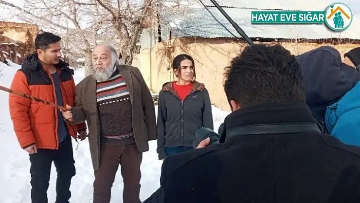 Usta oyuncu korona virüse yenik düştü