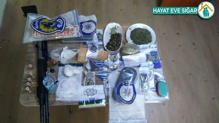 Uyuşturucu alışverişinde kavga çıktı, depoya kapatılan 3 kişiyi polis kurtardı