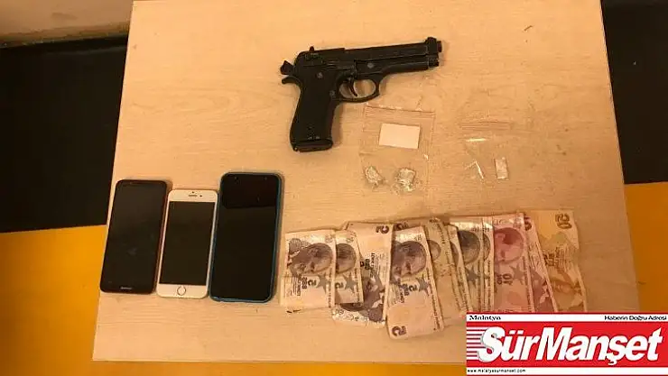 Uyuşturucu tacirleri polisten kaçamadı