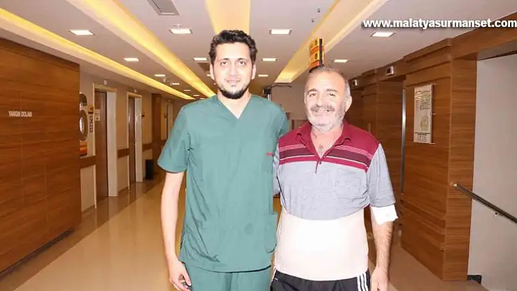 Uzman ekiple rektum kanseri cerrahisi yüz güldürüyor