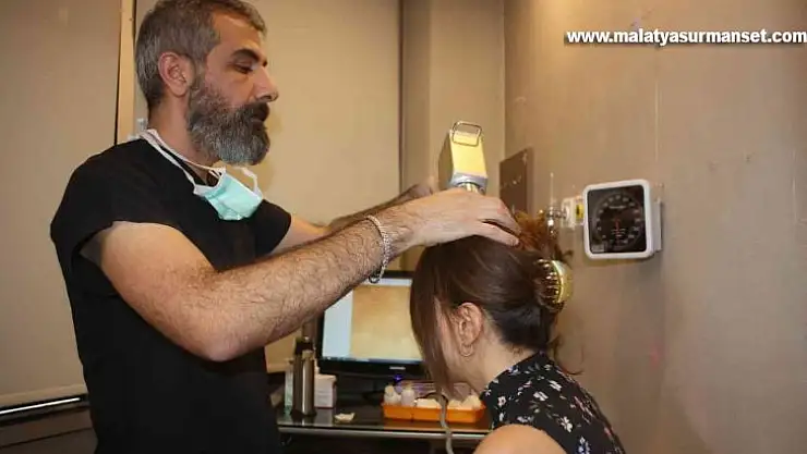 Uzmanı uyardı: Kışın saçta kepeklenme yaşayanlar 'seboreik egzama' olabilir