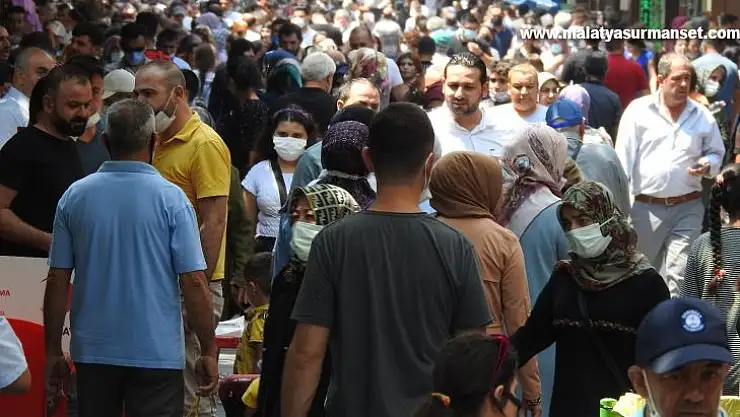Vaka sayısının arttığı Gaziantep'te caddeler doldu taştı