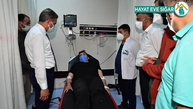 Vali Baruş kazazedeleri ziyaret etti