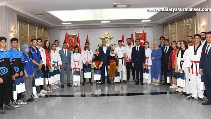 Vali Çuhadar'ın 19 Mayıs Atatürk'ü Anma, Gençlik ve Spor Bayramı mesajı