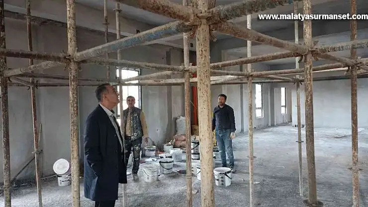 Vali Çuhadar, okul ve cami inşaatlarında incelemelerde bulundu