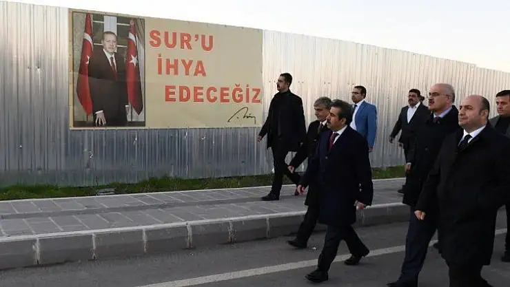 Vali Güzeloğlu Sur'da denetimlerde bulundu