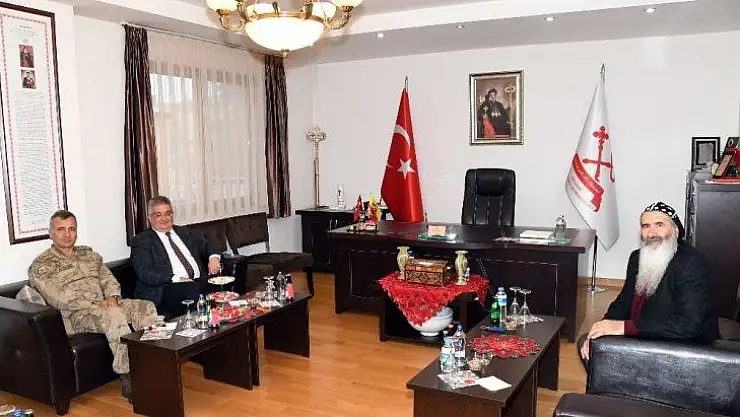 Vali Pekmez, Süryani vatandaşların noel bayramını kutladı