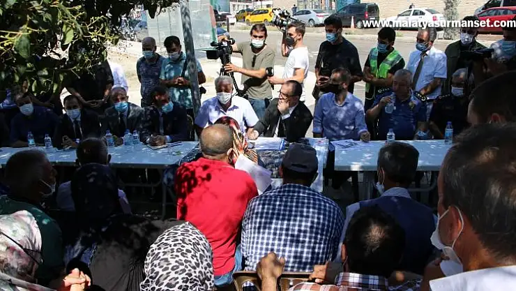 Vali Yırık, Mustafapaşa Mahallesi'nde hak sahipleri ile bir araya geldi