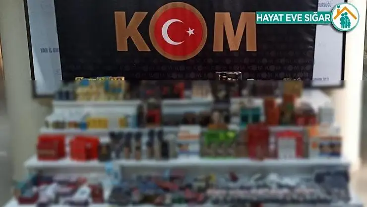 Van'da binlerce cinsel içerikli ürün ele geçirildi