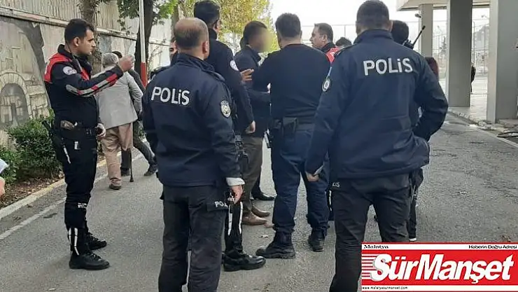 Veliler okul bahçesinde birbirine girdi