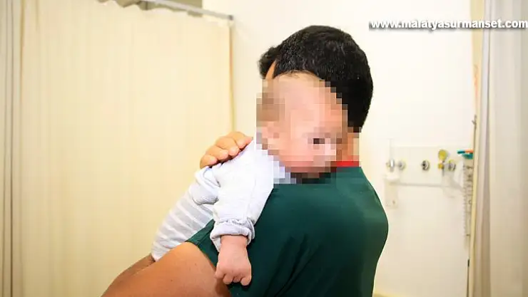 Vicdansız baba, eşini bıçaklayıp bebeğini kaçırdı, çok ağlayınca hastaneye bırakıp kaçtı