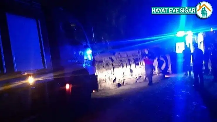 Virajı alamayan otomobil devrildi: 4 yaralı