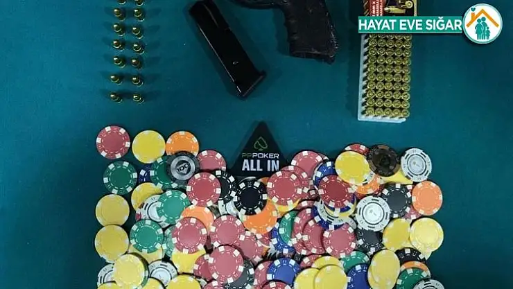 Virüs salgınına rağmen kumar masasında yakalanan 19 kişiye 46 bin lira ceza