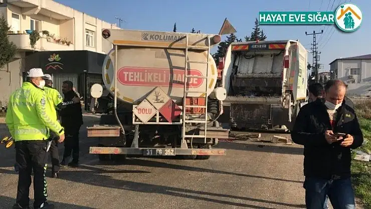 Yakıt tankeri çöp kamyonuna çarptı, temizlik işçisi hayatını kaybetti