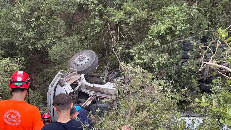 Yangın Söndürmeye Giden Tanker Devrildi 3 Kişi Hayatını Kaybetti