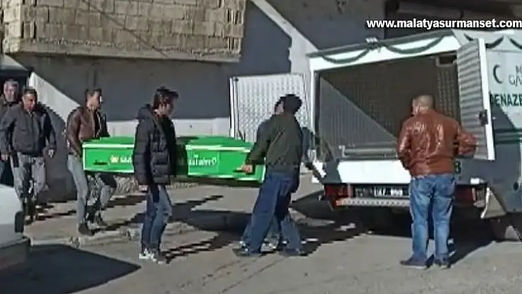 Yaşlı kadın yalnız yaşadığı evinde ölü bulundu