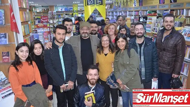 Yazar Yılmaz Odabaşı kitaplarını imzaladı