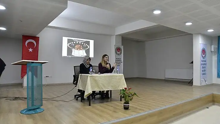 Yazarlar Mamaklı öğrencilerle buluştu