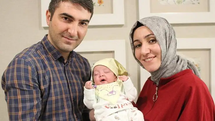 Yemek borusu kapalı olan 2 günlük bebek, ameliyatla sağlığına kavuştu