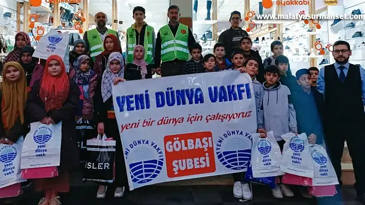 Yeni Dünya Vakfından 400 öğrenciye kışlık bot