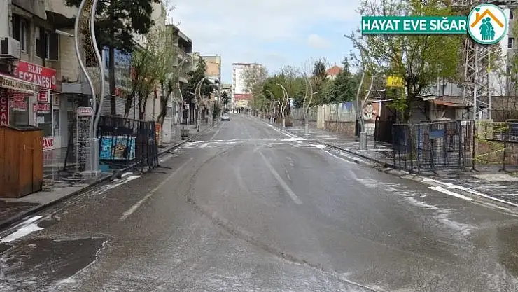 Yeni güne uyanan Silvan sessizliğe büründü