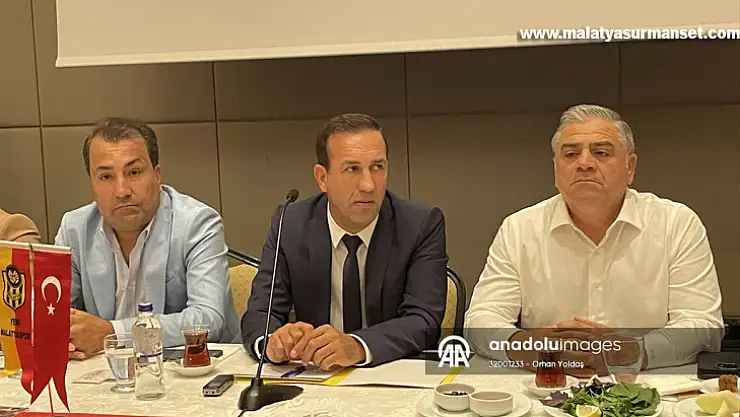 Yeni Malatyaspor Kulübü Başkanı Adil Gevrek, basın mensuplarıyla bir araya geldi