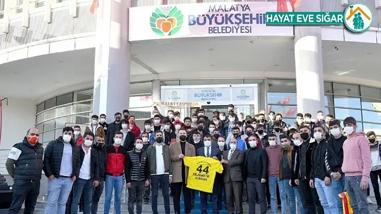 Yenimalatyaspor taraftarlarından Başkan Gürkan'a ziyaret