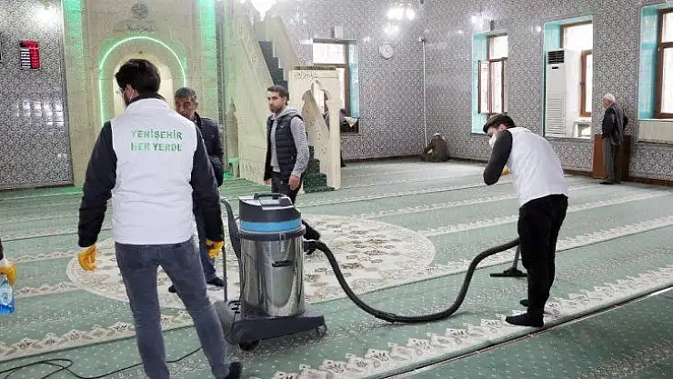 Yenişehir'de ibadethaneler dezenfekte edildi