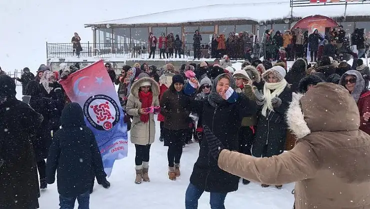 Yenişehir Kaymakamlığından ADEM kursiyerlerine kayak jesti