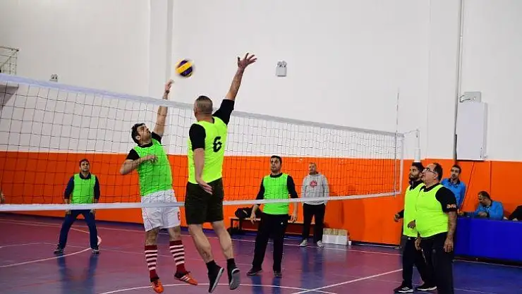 Yeşilyurt Belediyesi, 'Birimler Arası Voleybol Turnuvası' düzenledi
