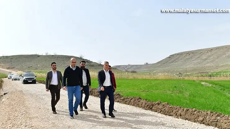 Yeşilyurt Belediyesi ekipleri, mahallelerin ulaşım ağını yeniliyor