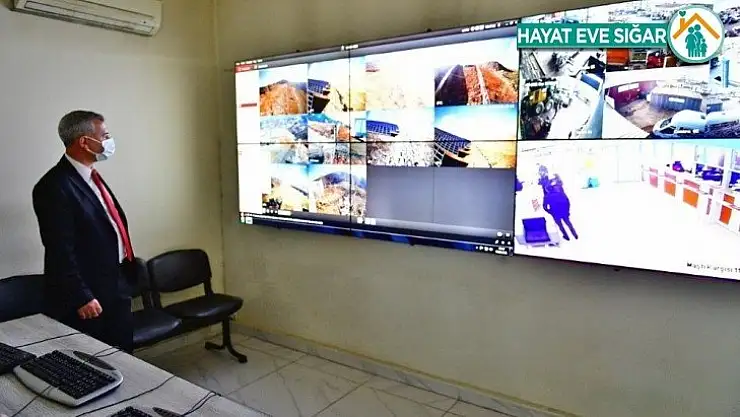 Yeşilyurt Belediyesi güvenlik izleme merkezi, 502 noktayı aynı anda takip ediyor
