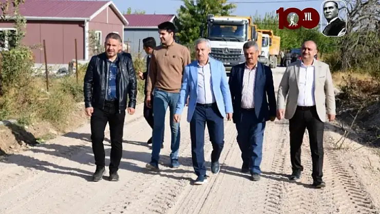 Yeşilyurt Belediyesi Topraktepe Mahallesinin Yollarını Yeniliyor