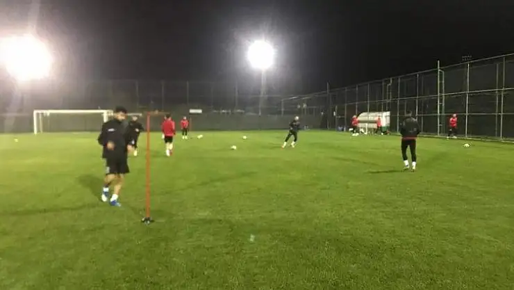 Yeşilyurt Belediyespor'da Antalya kampı sürüyor