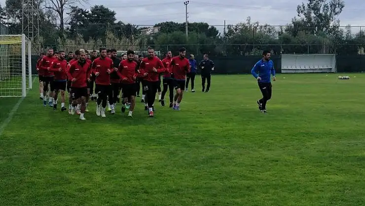 Yeşilyurt Belediyespor'da Gülerce takımının başında ilk çalışmaya çıktı