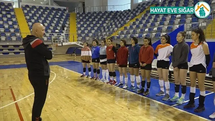 Yeşilyurt Belediyespor kadın voleybol takımı bölgesel lige odaklandı