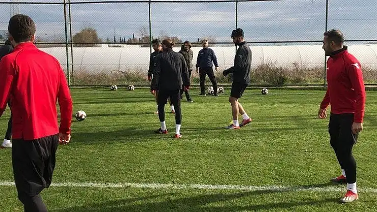 Yeşilyurt Belediyespor kamptaki ilk hazırlık maçını kazandı