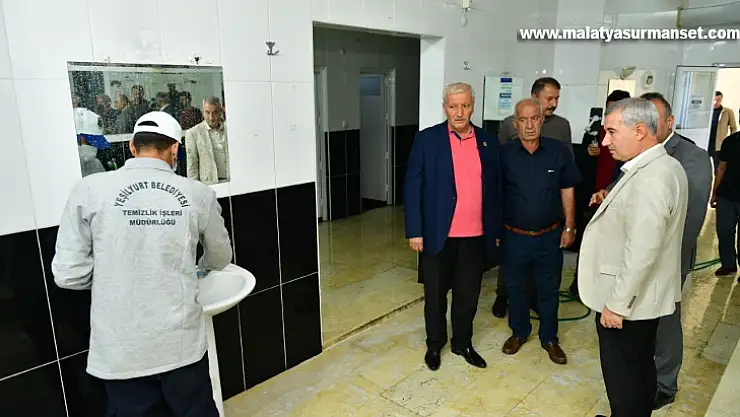 Yeşilyurt'ta camilere temizlik