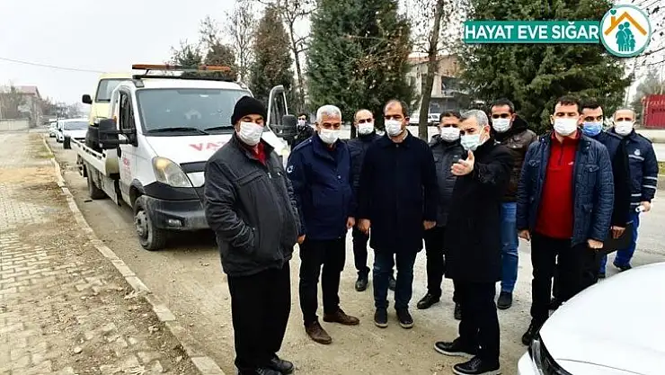 Yeşilyurt'ta çevre ve görüntü kirliliği oluşturan hurda araçlar toplanıyor