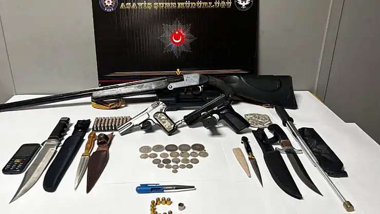Yeşilyurt'ta Cinayet Zanlısının Evinde Cephanelik Çıktı