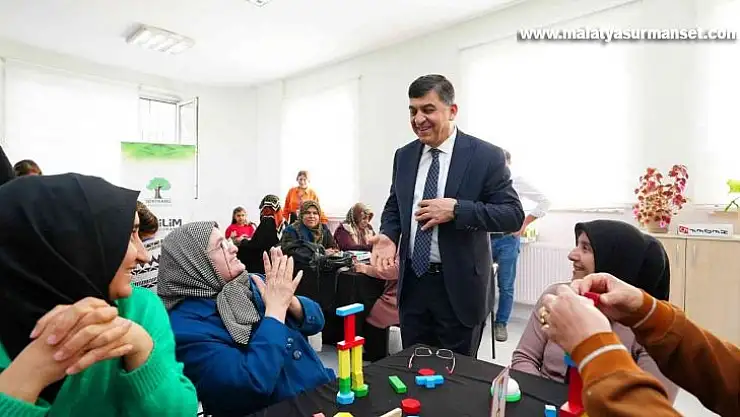 Yetim annelerine sertifikaları verildi